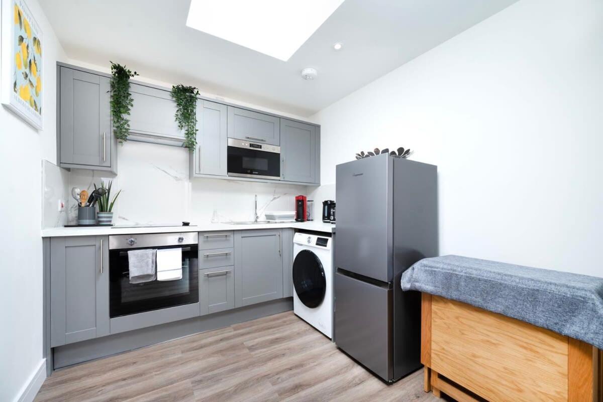 エンフィールドCozy Single Level Flat With Parkingアパートメント エクステリア 写真